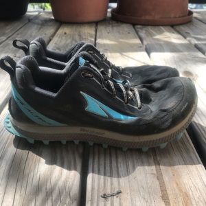 W’s Altra Superior 3.0